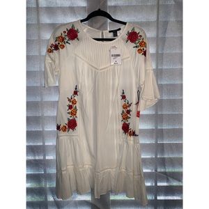 Forever21 Ivory Dress w/rose embroidery Size M